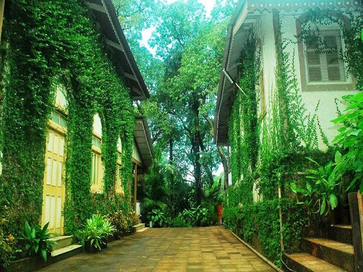 Cecil Hotel Matheran Exteriör bild