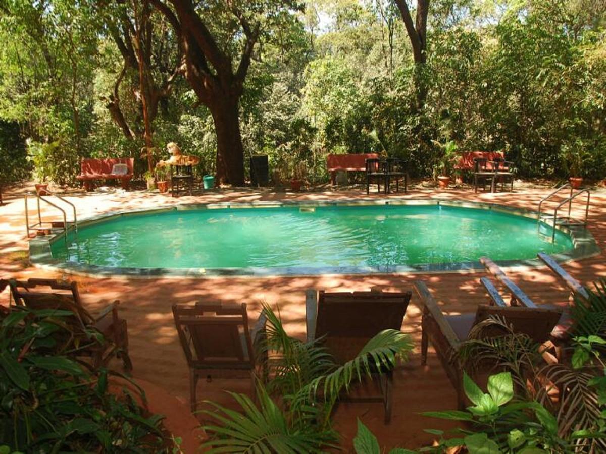 Cecil Hotel Matheran Exteriör bild