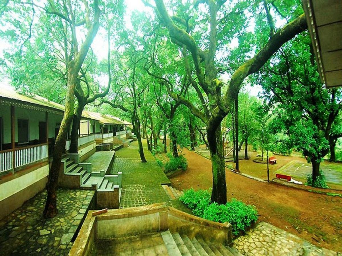 Cecil Hotel Matheran Exteriör bild