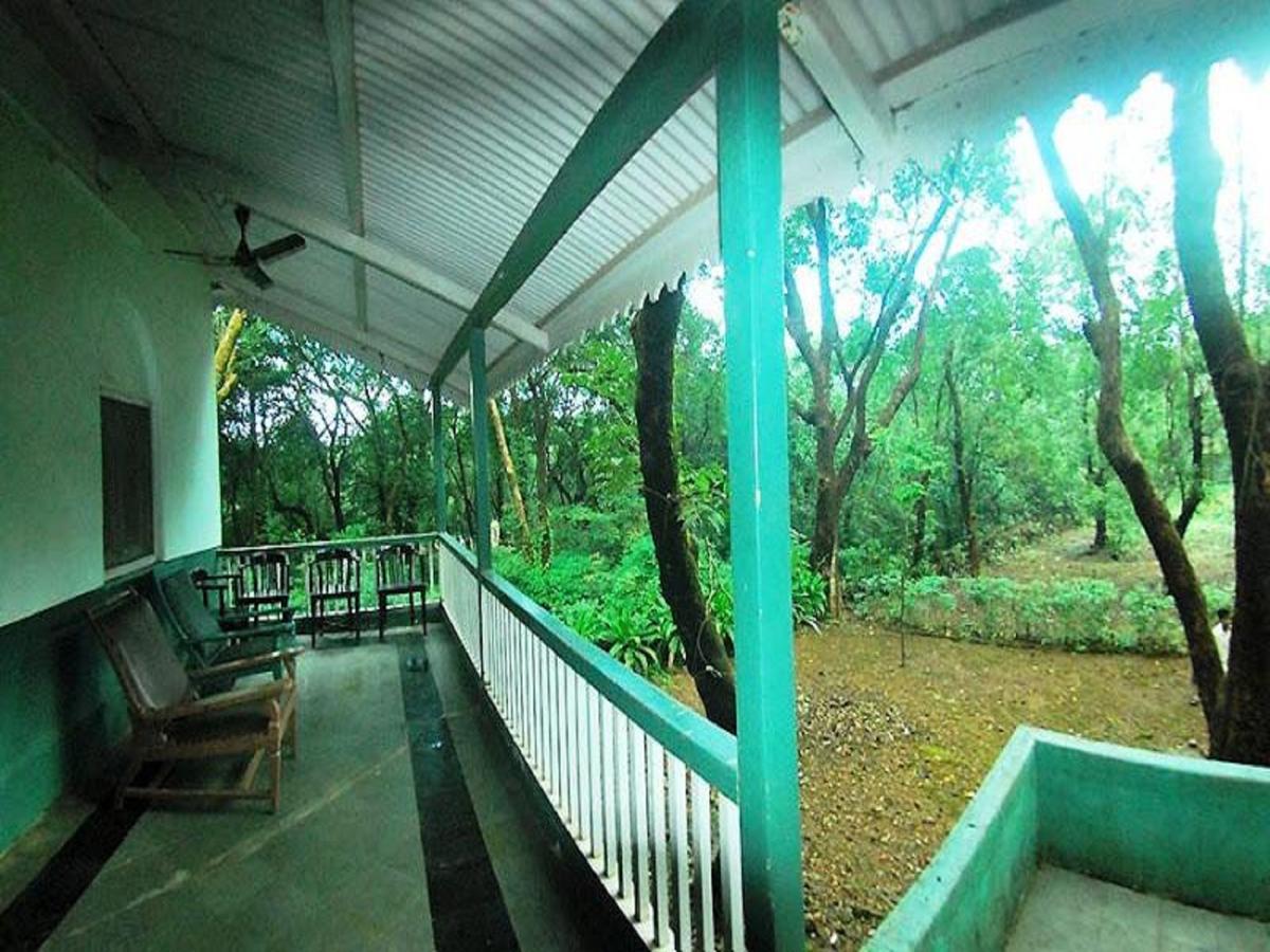 Cecil Hotel Matheran Exteriör bild